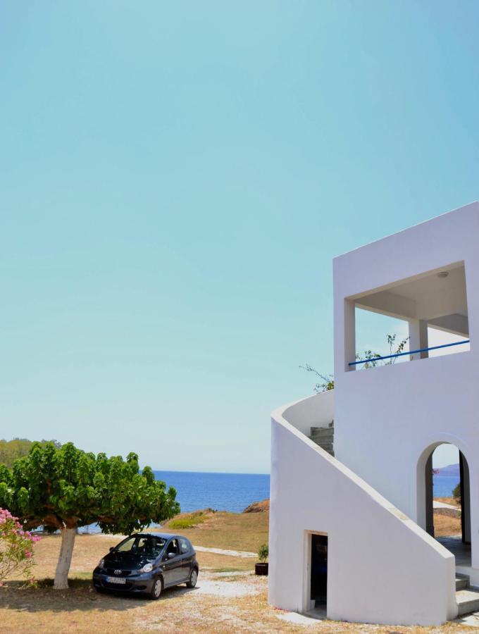 Beach House Set In A Beautiful Bay Karystos  Exterior photo