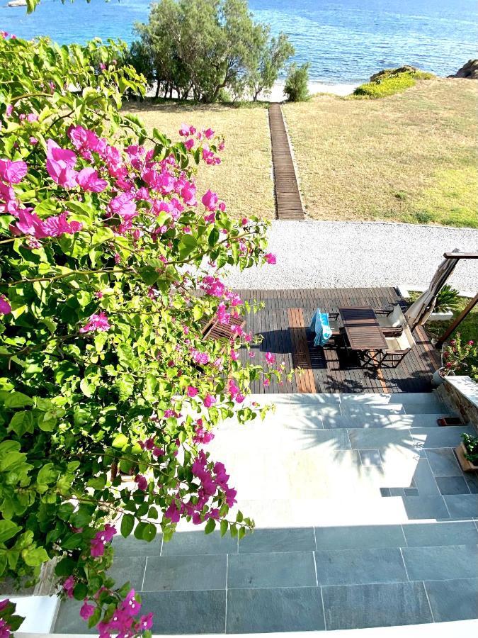 Beach House Set In A Beautiful Bay Karystos  Exterior photo